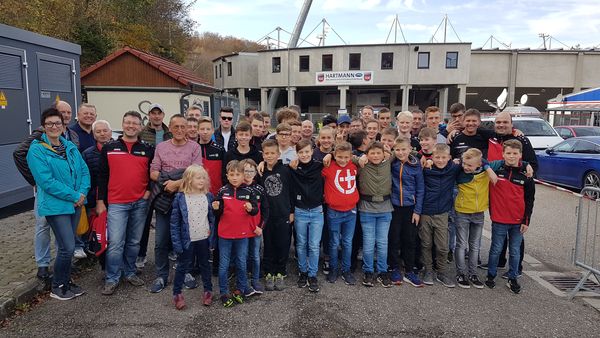 Fußballjugend der Sportfreunde Kirchen in
                    Heidenheim zu Gast